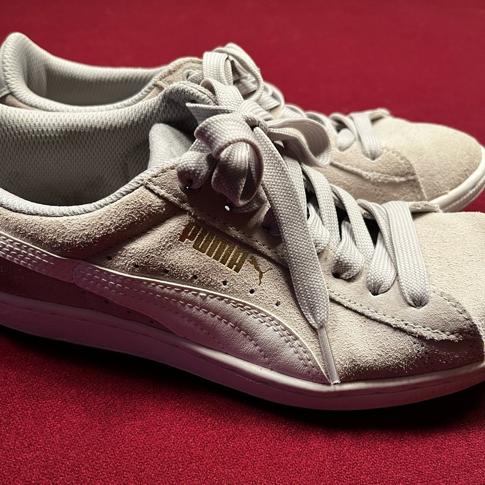 Suede Puma Classic XXI sneakers in grey, like-new, size 7